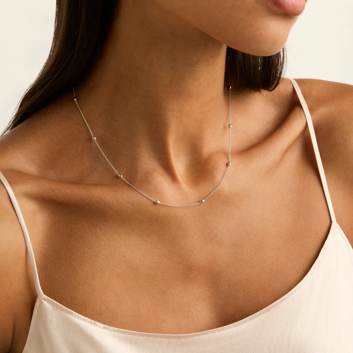 NAJO LIKE A BREEZE OVAL BEADS NECKLACE