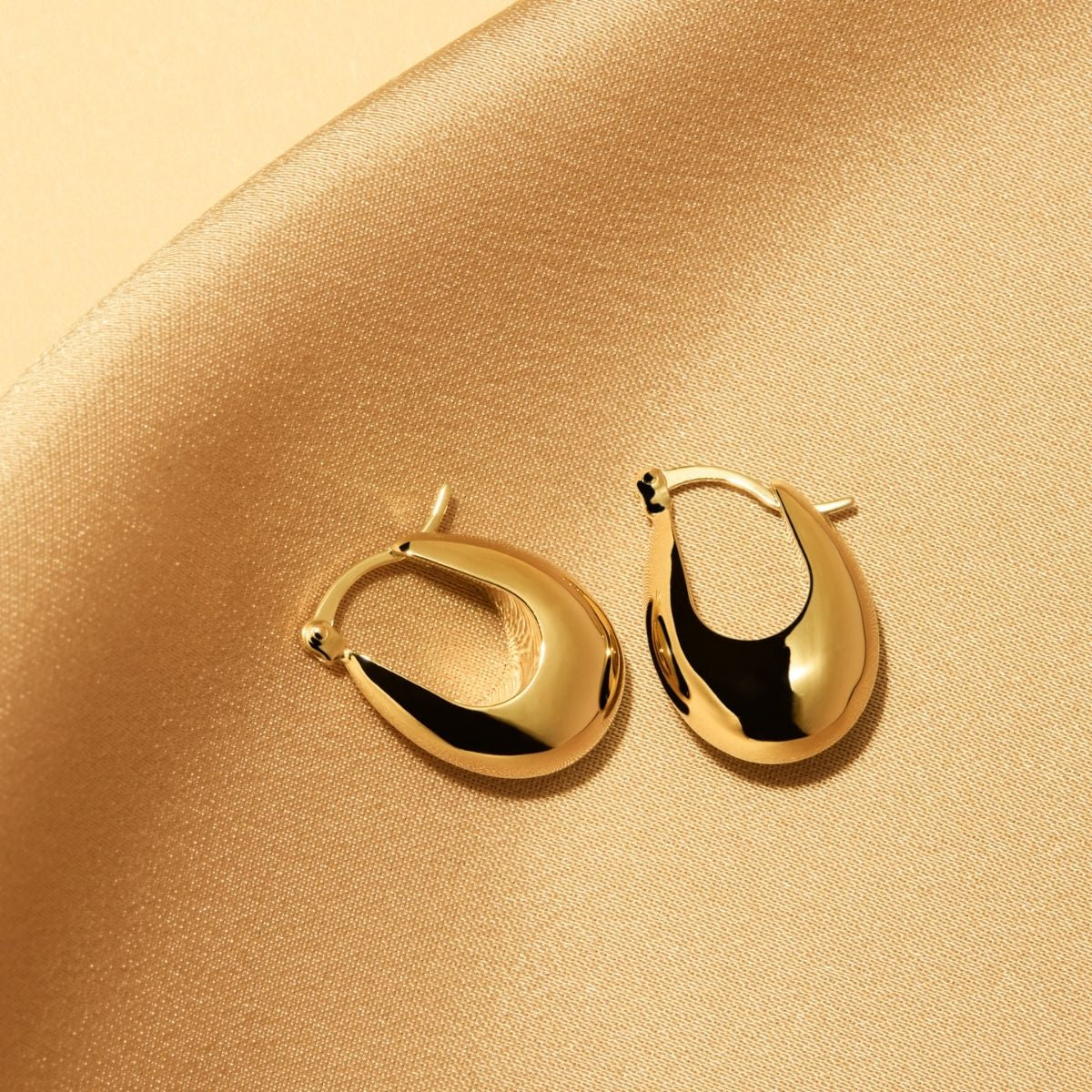 NAJO CLOUDLAND HOOP EARRING GOLD