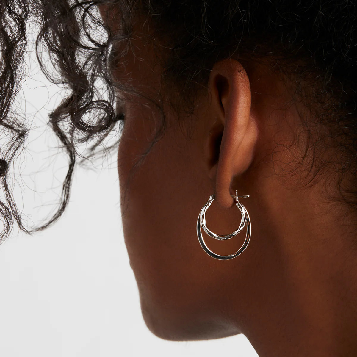NAJO SEA OF CHANGE HOOP EARRING