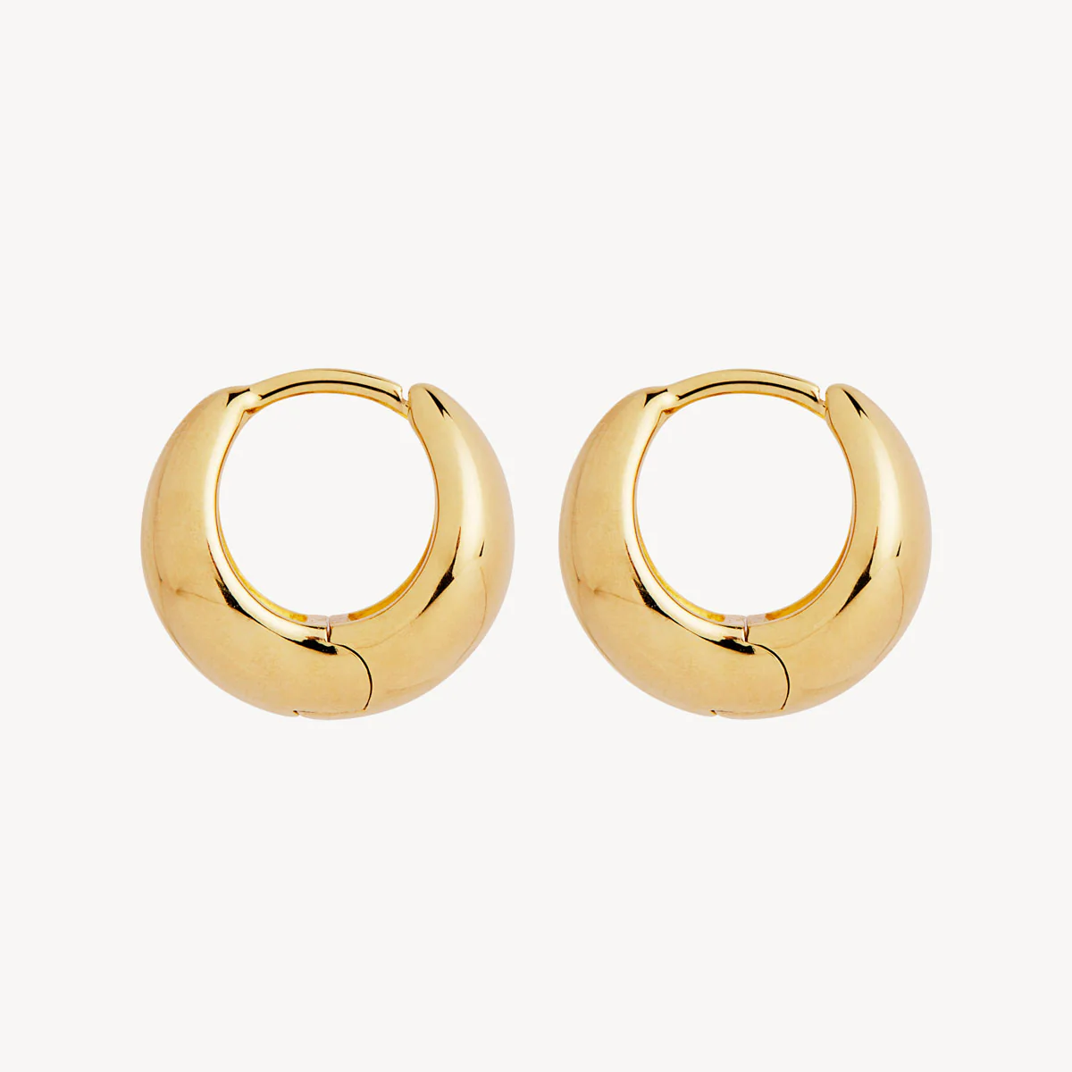 NAJO LA MUSE HUGGIE EARRING GOLD