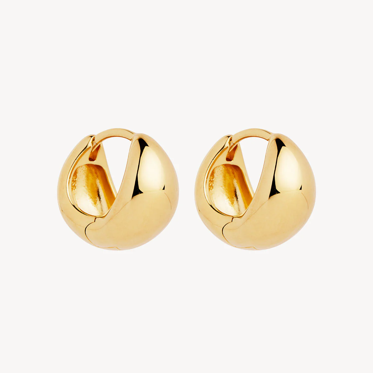 NAJO LA MUSE HUGGIE EARRING GOLD