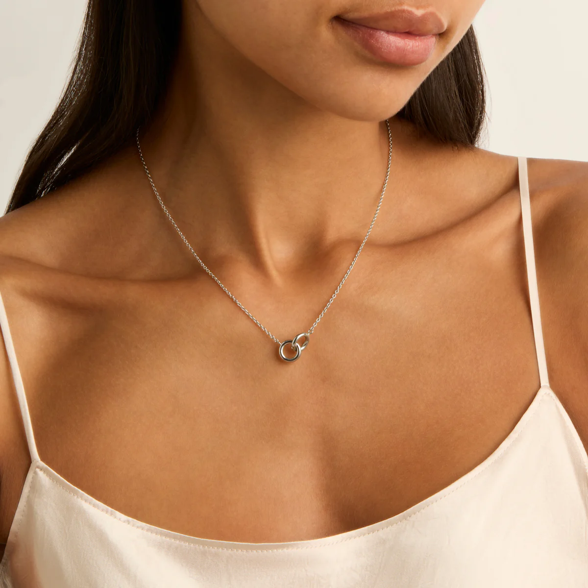 NAJO EMBRACE NECKLACE